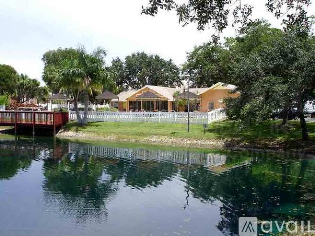 2 BR, 2 BA Apartment 1376 Wildwood Lakes Boulevard, Unit #6, Naples, FL 34104