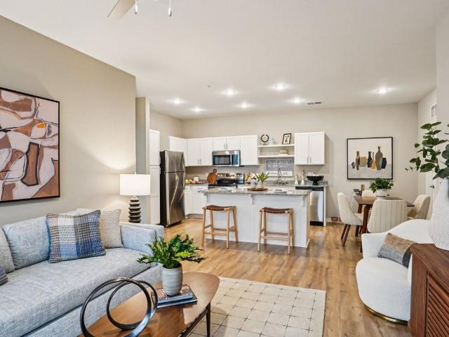 2 BR, 2 BA Apartment 1381 Cherry Blossom Street Unit 208, Aurora, IL 60503