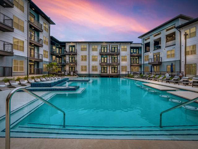 2 BR, 2 BA Apartment 13853 Stonehawk Way Unit 1245, Euless, TX 76040