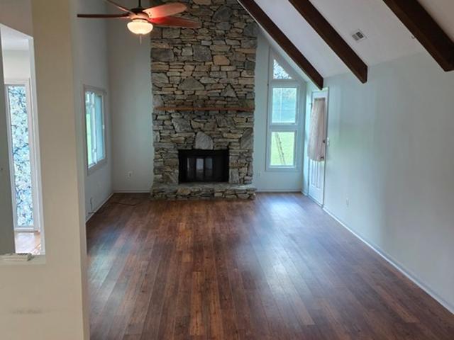 2 BR, 2 BA Apartment 13 Willow Park Lane, Unit 13, Hendersonville, NC 28739