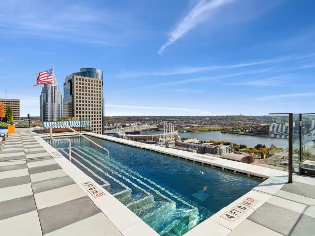 2 BR, 2 BA Apartment 1 West 4th Street Unit 802, Cincinnati, OH 45202