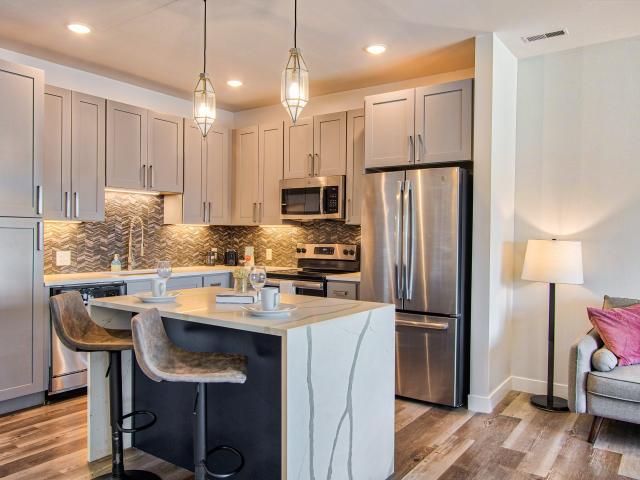 2 BR, 2 BA Apartment 2400 S 9th St Unit 418, Saint Louis, MO 63104