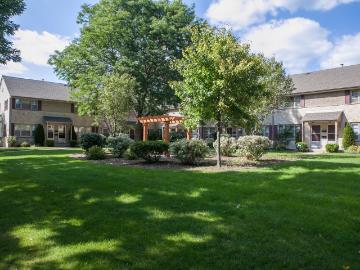 2 BR, 2 BA Apartment 240 E Chateau Pl Unit Most Premium Available, Milwaukee, WI 53217