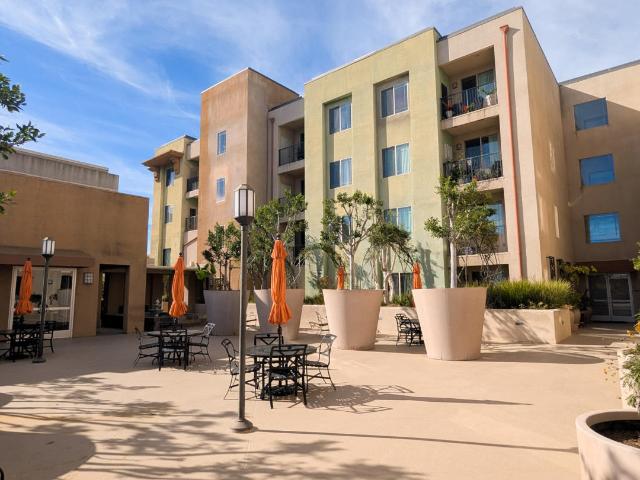 2 BR, 2 BA Apartment 240 E Verdugo Ave Unit 408, Burbank, CA 91502