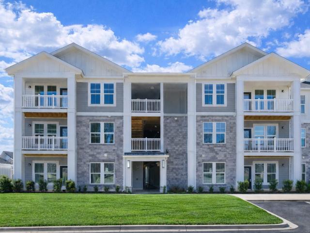 2 BR, 2 BA Apartment 2410 Smith Glen Road Unit 9 302, Charlotte, NC 28262
