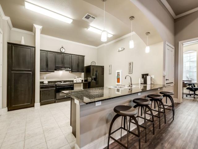 2 BR, 2 BA Apartment 2410 West Jack Finney Boulevard Unit 6305, Greenville, TX 75402