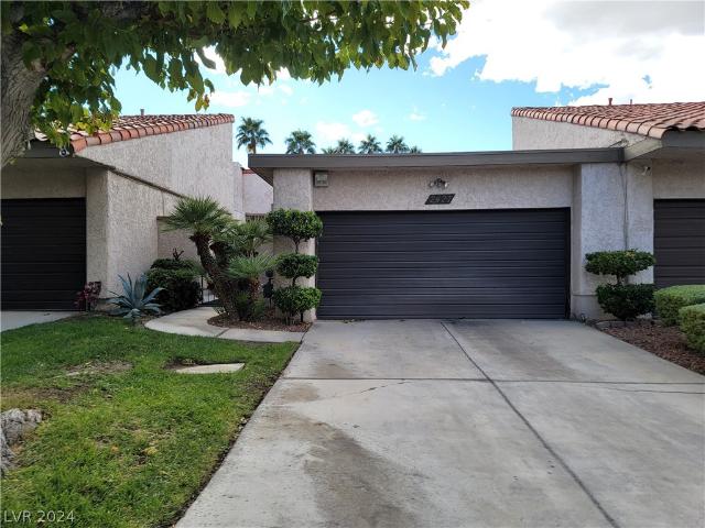 2 BR, 2 BA Apartment 2427 Domingo St, Las Vegas, NV 89121