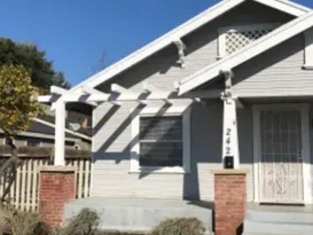 2 BR, 2 BA Apartment 242 E Bush St, Lemoore, CA 93245