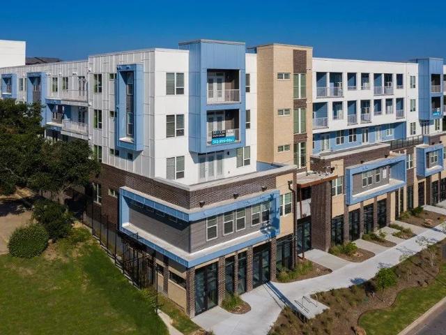 2 BR, 2 BA Apartment 2436 E Riverside Dr, Austin, TX 78741