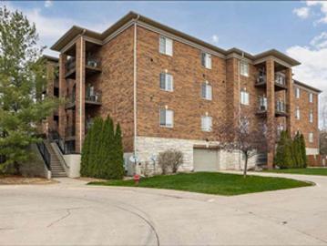 2 BR, 2 BA Apartment 2444 Cascade Lane, Iowa City, IA 52246