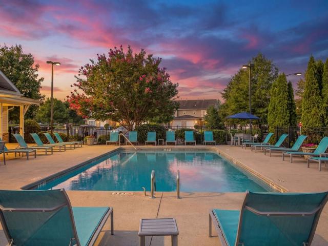 2 BR, 2 BA Apartment 2454 Hillcrest Center Circle Unit 205, Winston Salem, NC 27103