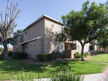 2 BR, 2 BA Apartment 2460 Bear Valley Pkwy Unit 028, Escondido, CA 92027