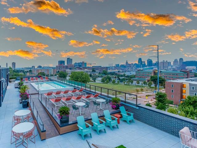 2 BR, 2 BA Apartment 2501 Troost Avenue Unit 2575 304, Kansas City, MO 64108