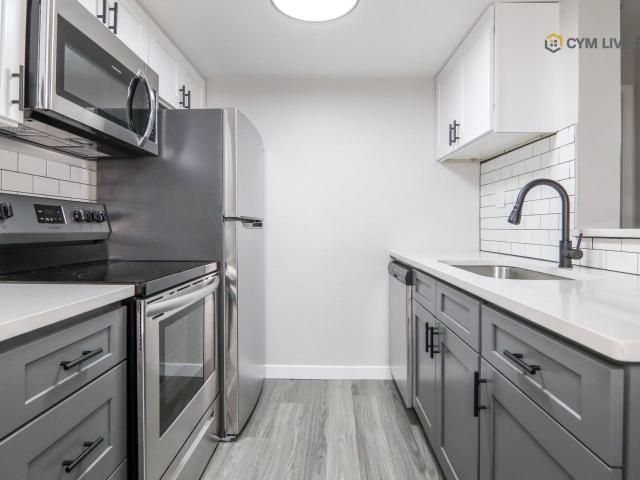 2 BR, 2 BA Apartment 2514 Deloak Dr Unit 906, Saint Louis, MO 63129