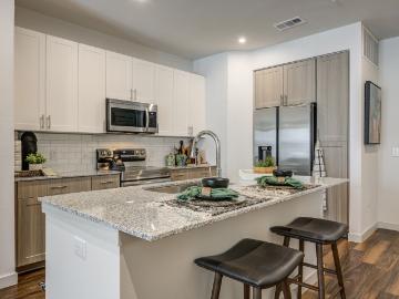 2 BR, 2 BA Apartment 255 Williamsburg Pky Unit J206, Royse City, TX 75189