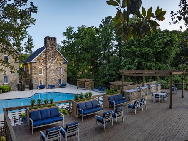 2 BR, 2 BA Apartment 2575 Delk Road Unit 1140D, Marietta, GA 30067