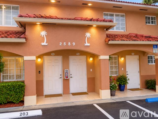 2 BR, 2 BA Apartment 2589 W 76th St, Unit 203, Hialeah, FL 33016