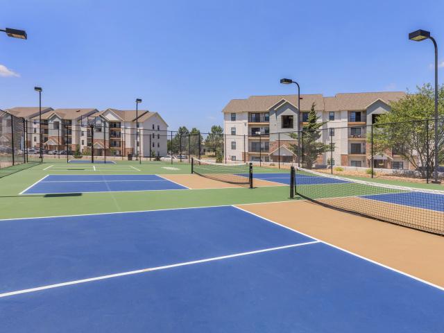 2 BR, 2 BA Apartment 2601 N Cresthaven Ave Unit 305, Springfield, MO 65803