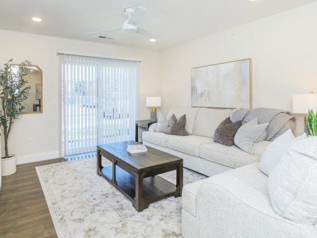 2 BR, 2 BA Apartment 2601 N Cresthaven Ave Unit 408, Springfield, MO 65803