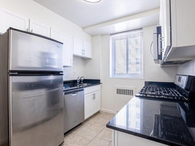 2 BR, 2 BA Apartment 2601 Woodley Place NW Unit 612, Washington, DC 20008