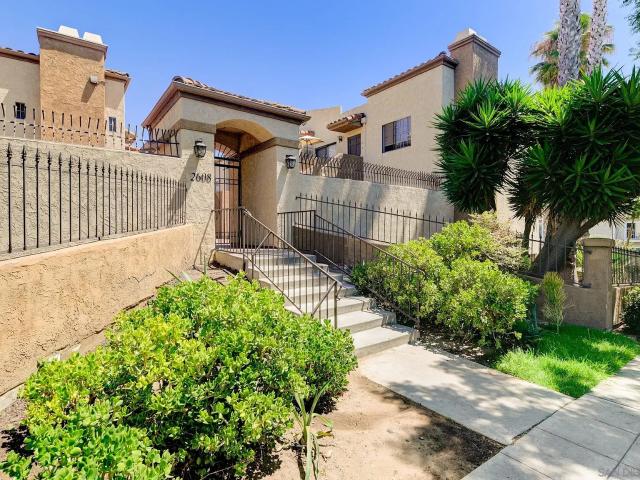 2 BR, 2 BA Apartment 2608 Broadway, San Diego, CA 92102