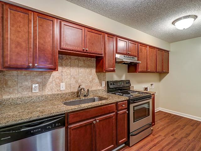 2 BR, 2 BA Apartment 2612 Dogwood Avenue Unit F 19, Savannah, GA 31404