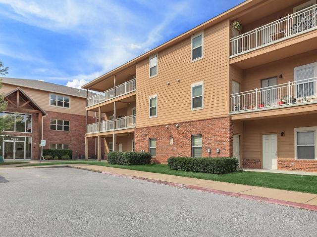 2 BR, 2 BA Apartment 2619 N Quality Ln, Fayetteville, AR 72703