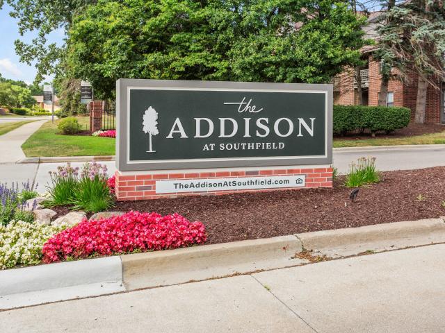 2 BR, 2 BA Apartment 26300 Berg Road Unit 1620, Southfield, MI 48033