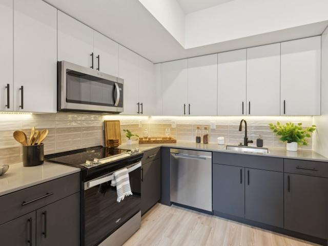 2 BR, 2 BA Apartment 2630 West Girard Avenue Unit 0208, Philadelphia, PA 19130