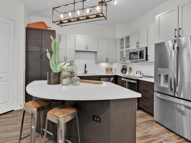 2 BR, 2 BA Apartment 2650 Cedar Springs Road Unit 129, Dallas, TX 75201