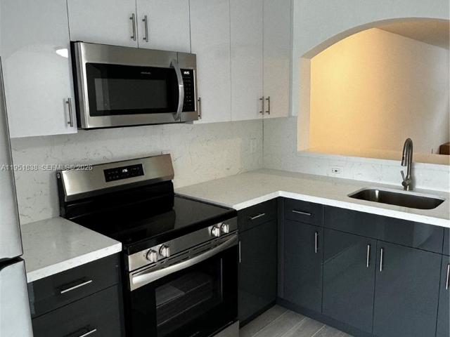 2 BR, 2 BA Apartment 2650 Southeast 12th Place, Homestead, FL 33035