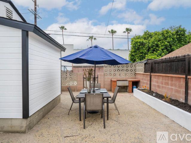 2 BR, 2 BA Apartment 26613 Leesdale Avenue, Los Angeles, CA 90710