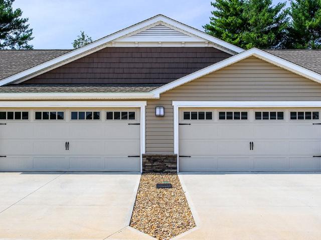2 BR, 2 BA Apartment 266 Crossmanor Drive Unit 85, Greer, SC 29650