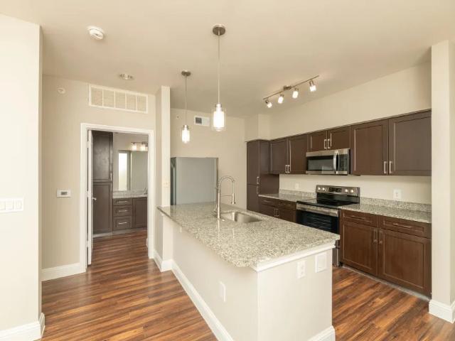 2 BR, 2 BA Apartment 2685 Old Alvin Rd Unit 2103, Pearland, TX 77581
