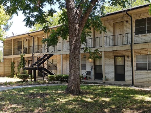 2 BR, 2 BA Apartment 2703 Southside Drive, Brownwood, TX 76801