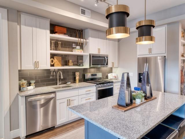2 BR, 2 BA Apartment 2727 East Camelback Road Unit 317, Phoenix, AZ 85016