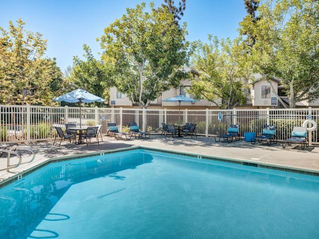 2 BR, 2 BA Apartment 27444 Camden Unit 08L, Mission Viejo, CA 92692