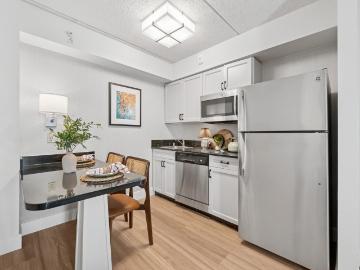 2 BR, 2 BA Apartment 2747 North Stemmons Freeway Unit 520, Dallas, TX 75207