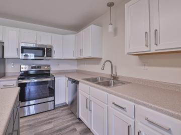2 BR, 2 BA Apartment 2750 South 38th Street Unit 215, Grand Forks, ND 58201