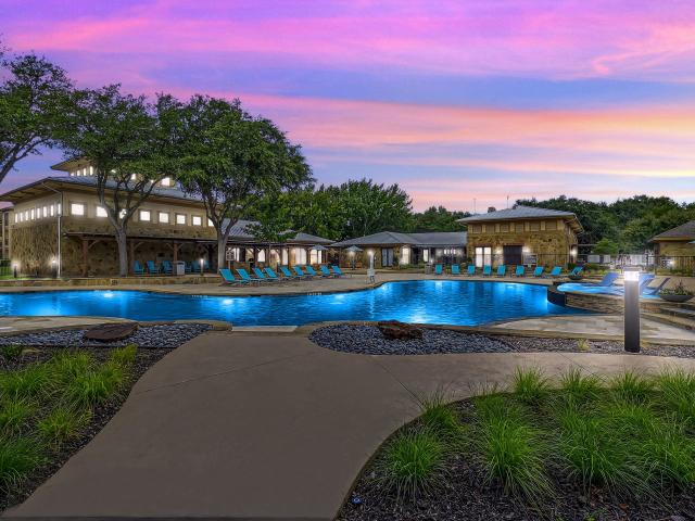 2 BR, 2 BA Apartment 2751 River Park Dr Unit 2412, Fort Worth, TX 76116