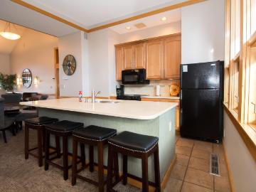 2 BR, 2 BA Apartment 2755 Lexington Ave N Unit 2823 222, Saint Paul, MN 55113