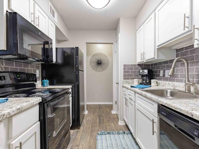 2 BR, 2 BA Apartment 27670 US 98 Unit 64, Daphne, AL 36526