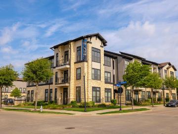 2 BR, 2 BA Apartment 2801 Brazos Blvd Unit 16 16317, Euless, TX 76039