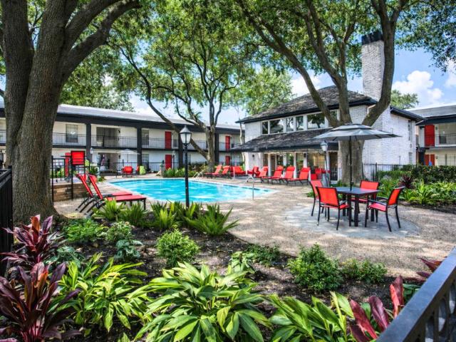 2 BR, 2 BA Apartment 2815 Greenridge Dr Unit 1 069, Houston, TX 77057