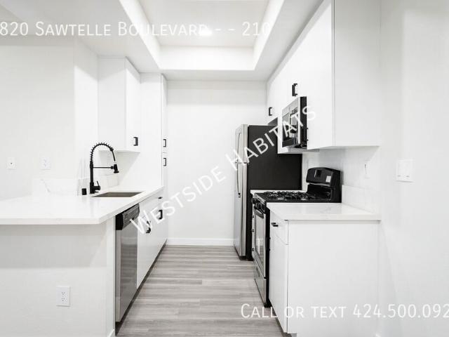 2 BR, 2 BA Apartment 2820 Sawtelle Boulevard, Los Angeles, CA 90064