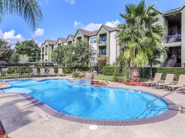 2 BR, 2 BA Apartment 2900 Nederland Ave Unit 625, Nederland, TX 77627