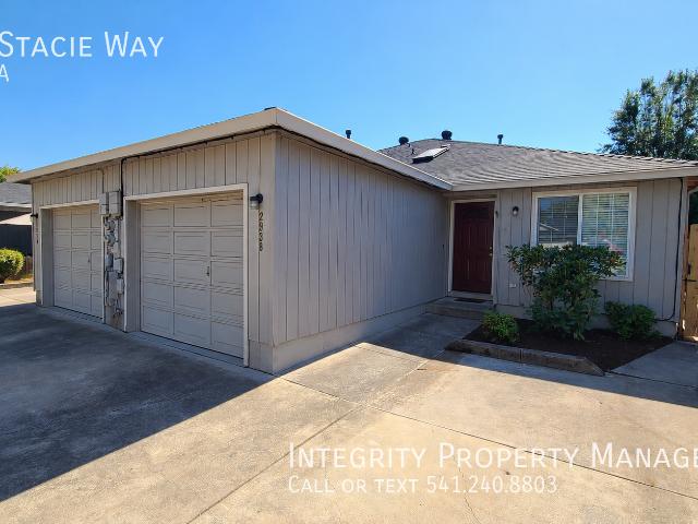 2 BR, 2 BA Apartment 2938 Stacie Way, Medford, OR 97504