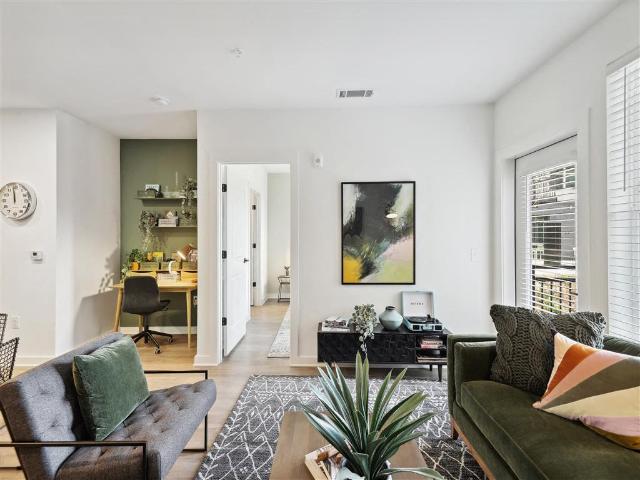 2 BR, 2 BA Apartment 2945 Cumberland Mall SE Unit T 3062, Atlanta, GA 30339
