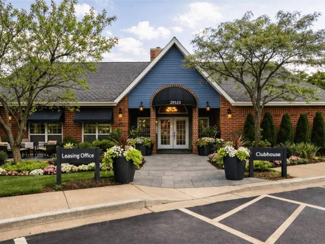 2 BR, 2 BA Apartment 29533 N. Waukegan Rd. Unit 1 212, Lake Bluff, IL 60044