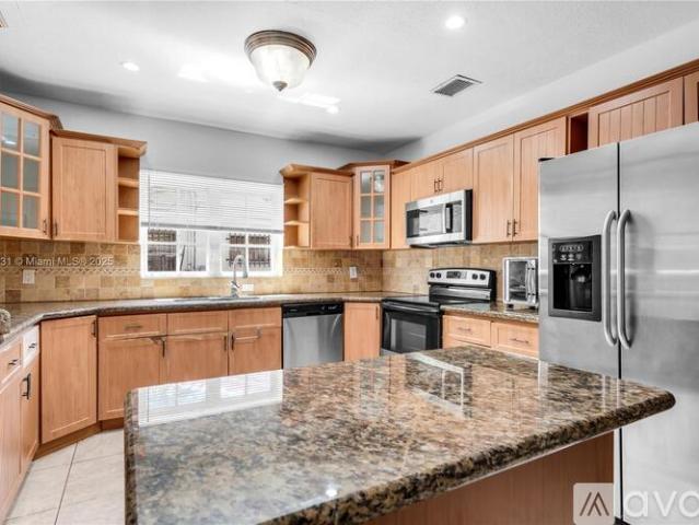 2 BR, 2 BA Apartment 2970 NW 15th St, Unit 2970, Miami, FL 33125
